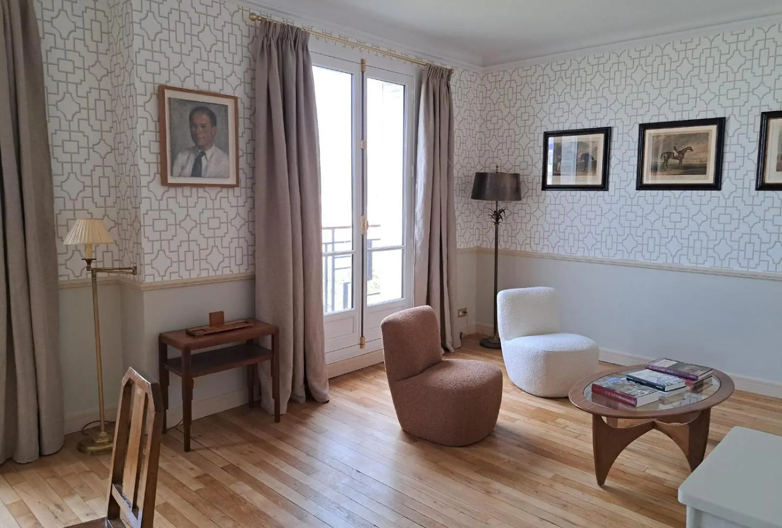 Bright & Elegant With View Over Invalides, Near St Germain Des Pres Paris