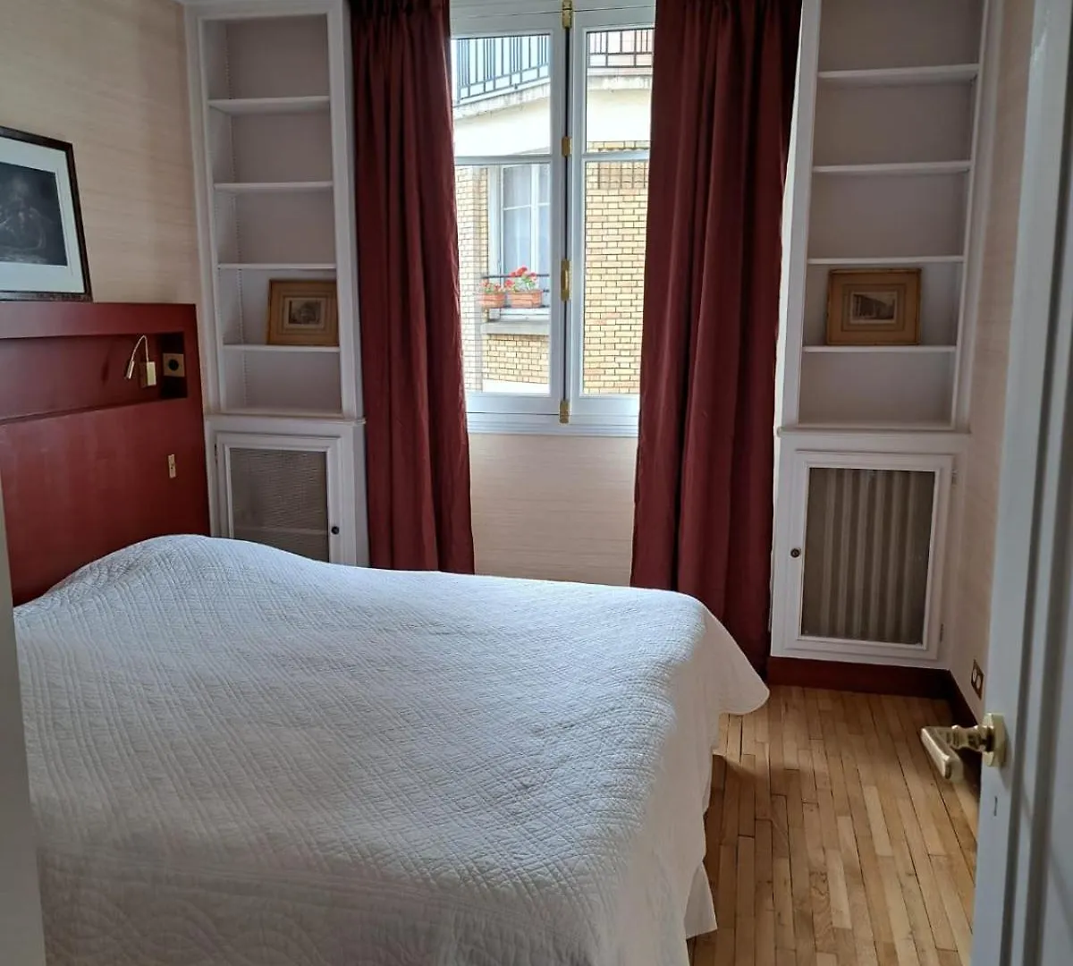 Apartment Bright & Elegant With View Over Invalides, Near St Germain Des Pres