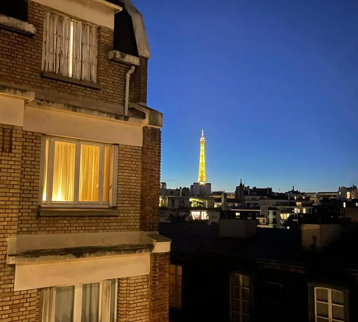 Bright & Elegant With View Over Invalides, Near St Germain Des Pres Paryż