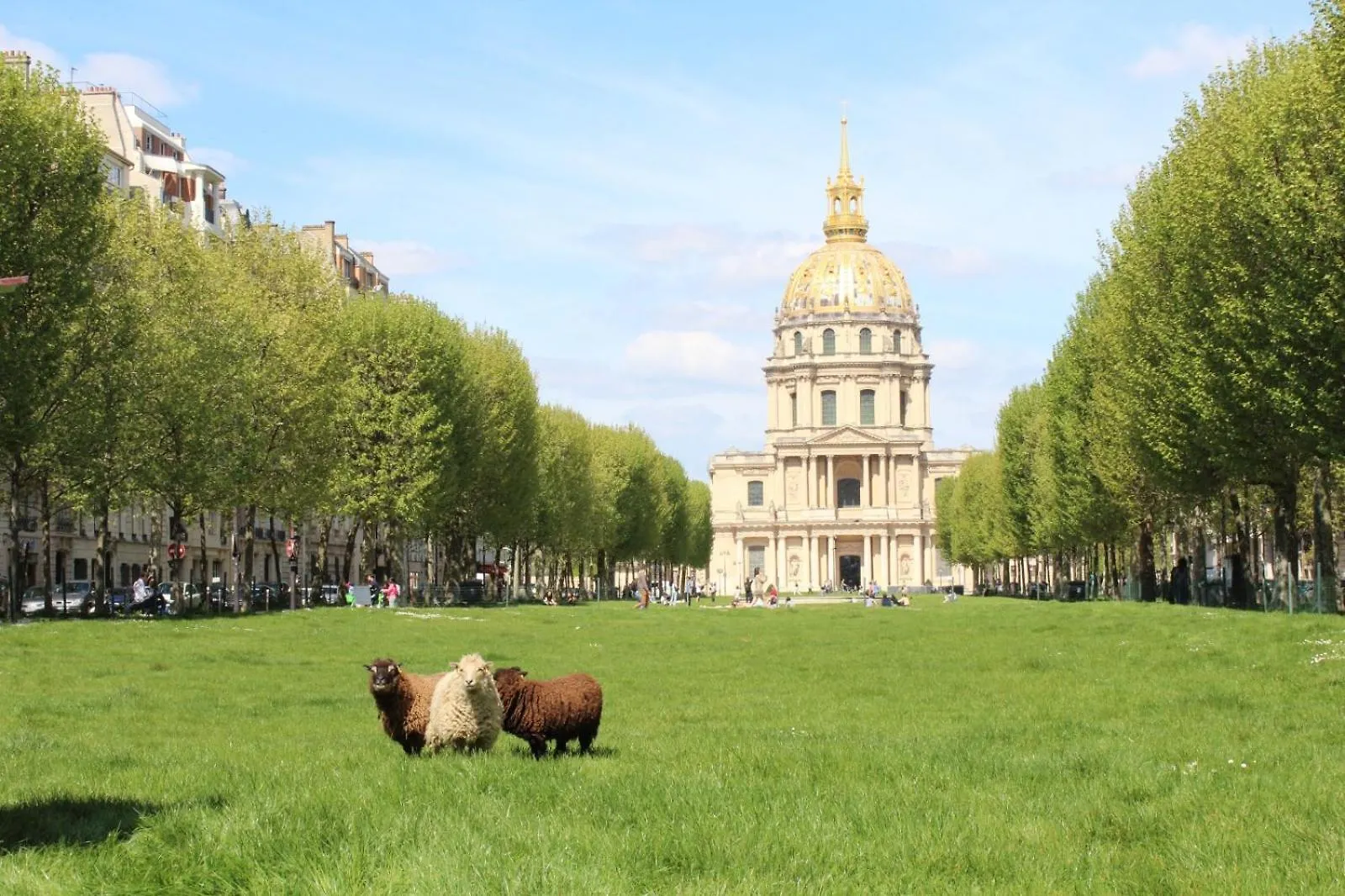 Bright & Elegant With View Over Invalides, Near St Germain Des Pres Apartament