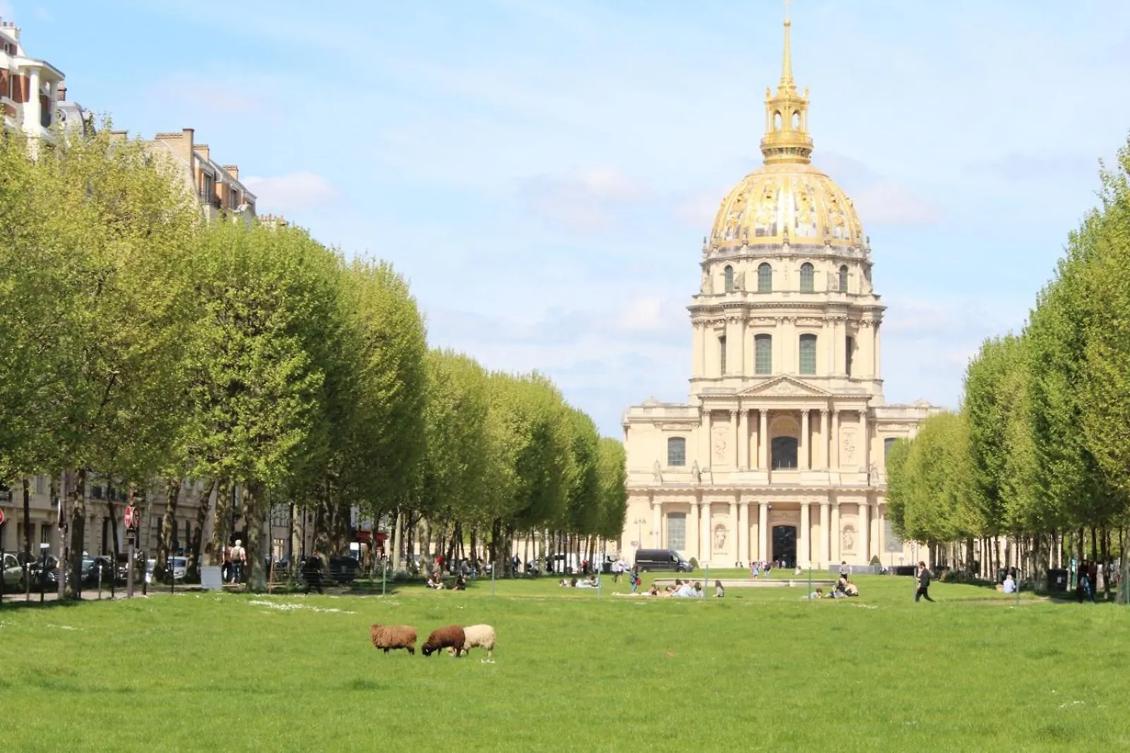 Apartament Bright & Elegant With View Over Invalides, Near St Germain Des Pres Paryż
